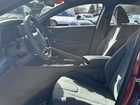 Certified 2023 Hyundai Elantra SEL image 18
