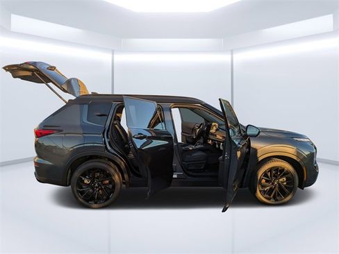 New 2025 Mitsubishi Outlander SEL Black Edition image 2