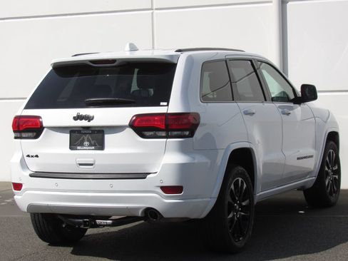 Used 2021 Jeep Grand Cherokee Laredo X AWD/4WD image 6