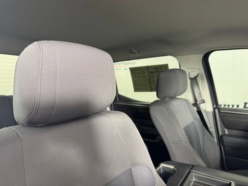 Used 2023 Toyota Tundra SR5 w/ SR5 Convenience Package AWD/4WD image 33