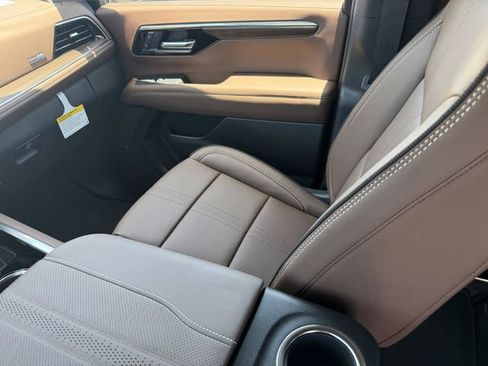 New 2026 Chevrolet Tahoe High Country AWD/4WD image 22