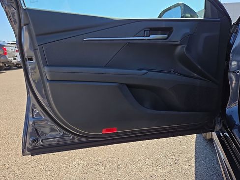 Used 2026 Toyota Camry SE w/ Convenience Package image 16