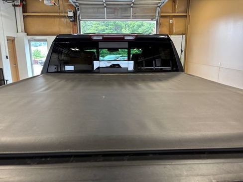 Used 2022 Chevrolet Silverado 1500 LTZ w/ Z71 Off-Road Package AWD/4WD image 25
