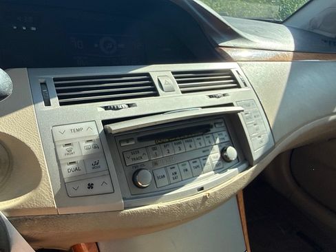 Used 2005 Toyota Avalon XLS FWD image 18