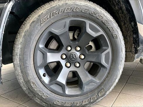 Used 2025 RAM 1500 Big Horn AWD/4WD image 32