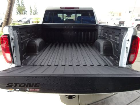 New 2026 GMC Sierra 1500 Elevation image 8