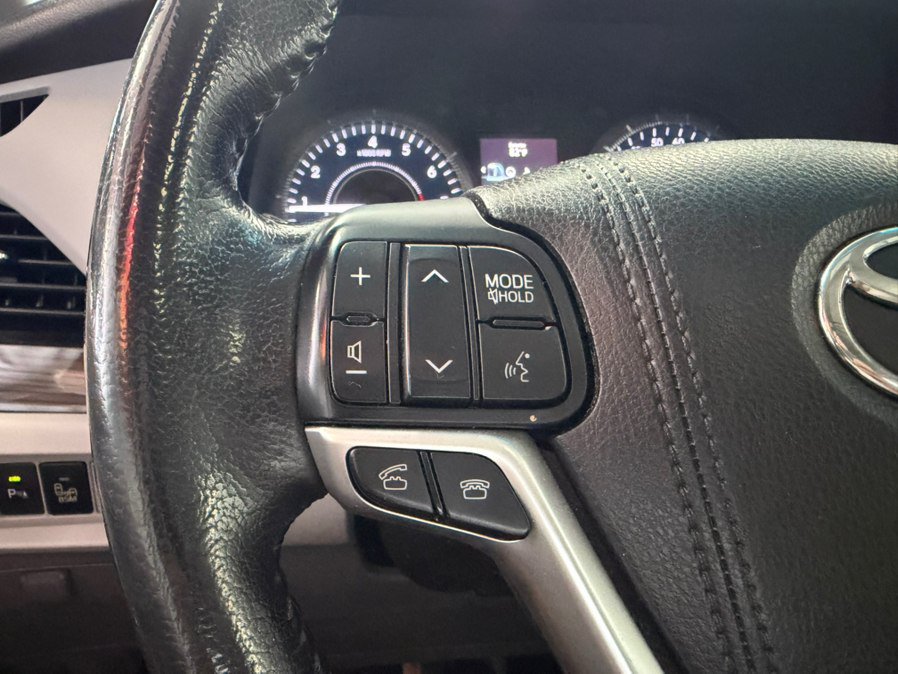 Used 2016 Toyota Sienna XLE w/ XLE Navigation Package AWD/4WD image 55
