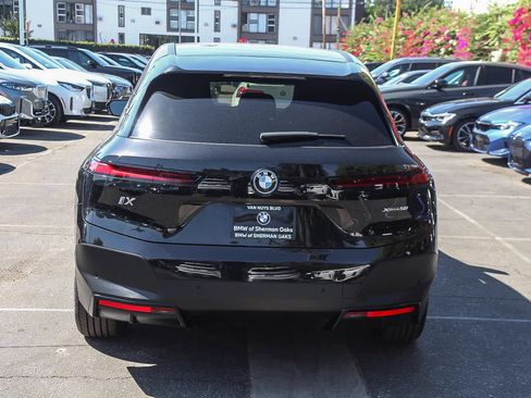 Used 2024 BMW iX xDrive50 w/ Convenience Package AWD/4WD image 9