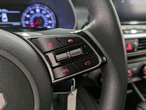 Used 2023 Kia Forte LXS image 18