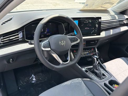 New 2026 Volkswagen Jetta SE FWD image 24