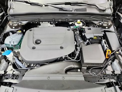New 2026 Volvo XC40 B5 Plus w/ Protection Package Premier AWD/4WD image 29