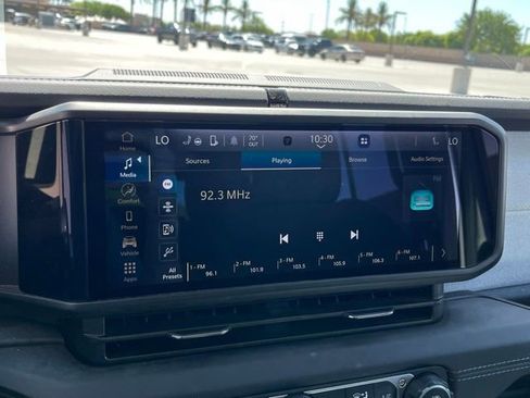Used 2025 Jeep Wrangler Unlimited Sahara AWD/4WD image 19