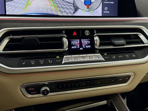 Used 2022 BMW X5 xDrive40i w/ Premium Package image 16