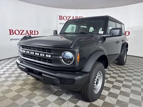 New 2025 Ford Bronco 4-Door image 3