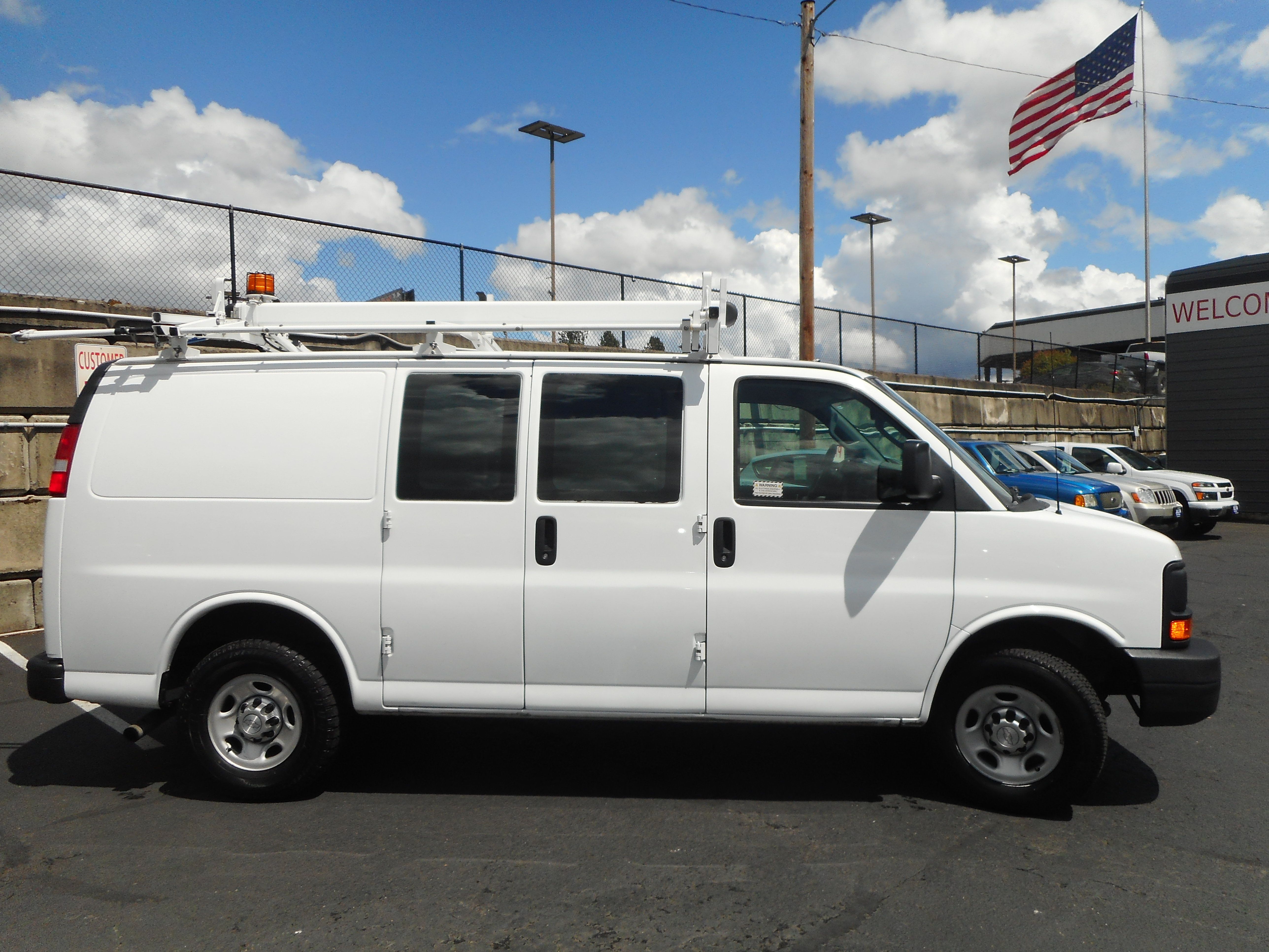 Used 2016 Chevrolet Express 2500 w/ Cold Climate Package RWD image 6