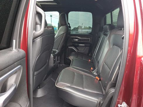 Used 2019 RAM 1500 Laramie AWD/4WD image 10