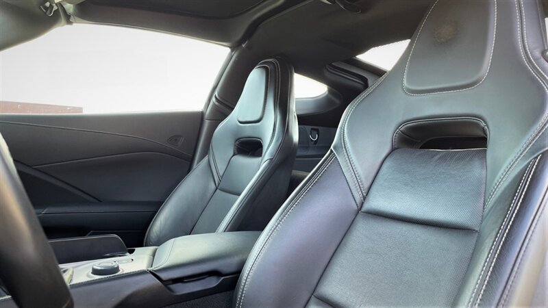 Used 2014 Chevrolet Corvette Stingray Coupe RWD image 11