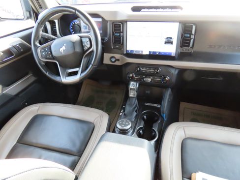 Used 2023 Ford Bronco Wildtrak image 18