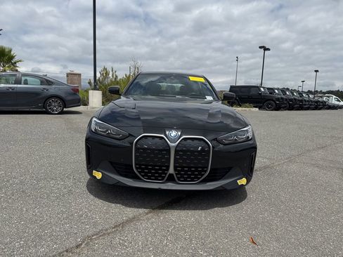 Used 2022 BMW i4 eDrive40 RWD image 2