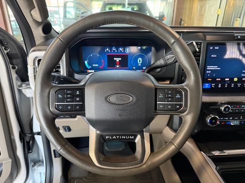 Used 2025 Ford F350 Platinum w/ Platinum Plus Package AWD/4WD image 17
