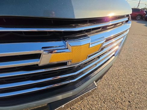 Used 2023 Chevrolet Traverse LT w/ LPO, Floor Liner Package AWD/4WD image 36