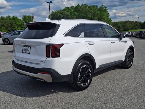 Used 2025 Kia Sorento S AWD/4WD image 6
