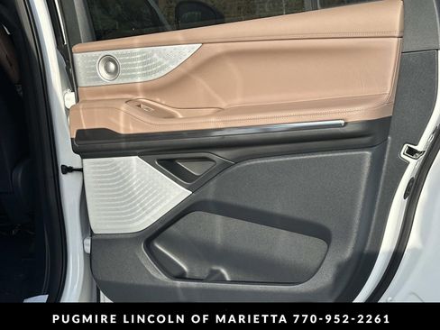 New 2026 Lincoln Navigator L Black Label AWD/4WD image 35