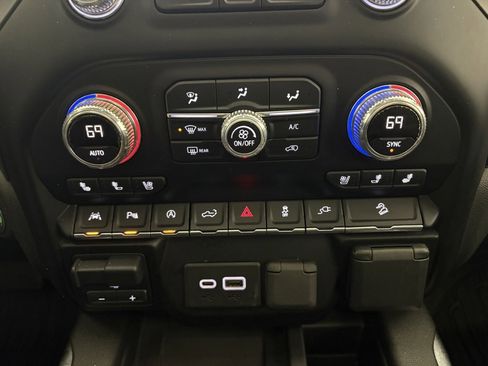 Used 2019 GMC Sierra 1500 AT4 w/ AT4 Premium Package image 30