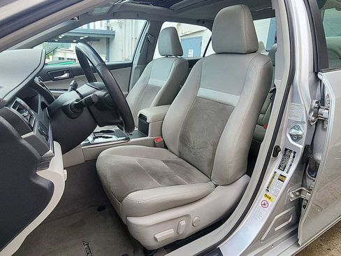 Used 2013 Toyota Camry XLE image 12