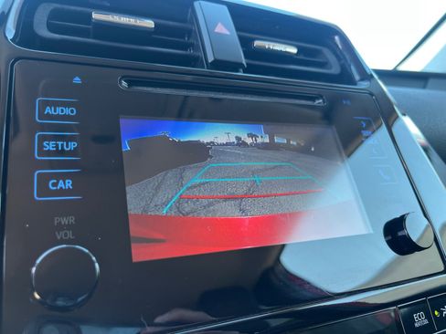 Used 2019 Toyota Prius image 27