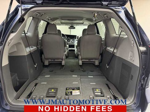 Used 2020 Toyota Sienna XLE Premium AWD/4WD image 19