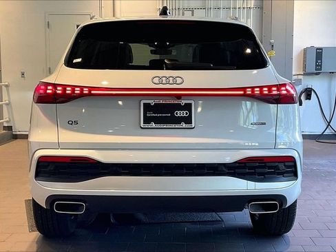 Certified 2025 Audi Q5 Premium w/ Convenience Package AWD/4WD image 7