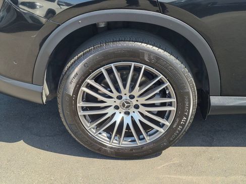 Used 2024 Mercedes-Benz GLC 300 4MATIC image 28