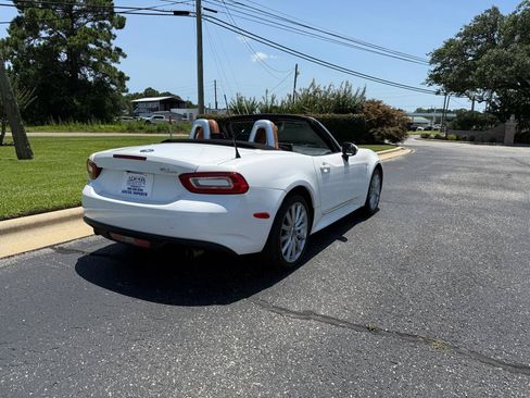 Used 2017 FIAT 124 Spider Lusso RWD image 8