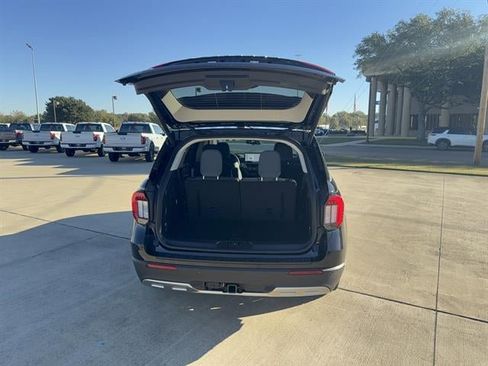 New 2026 Ford Explorer Active w/ Active Comfort Package image 6