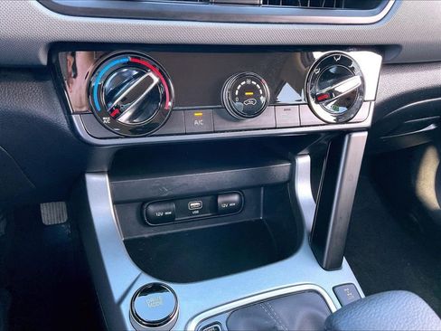 Used 2025 Kia Seltos LX AWD/4WD image 24
