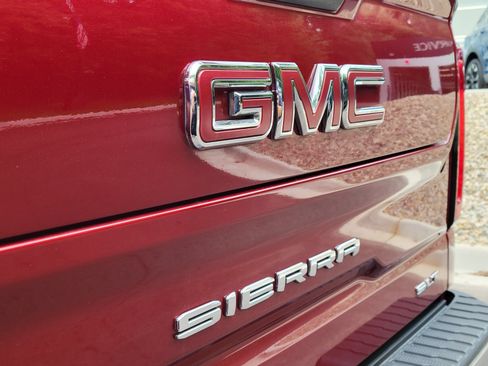 Used 2022 GMC Sierra 1500 SLT w/ SLT Convenience Package AWD/4WD image 32