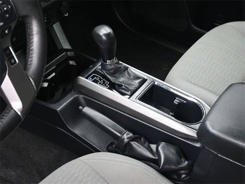 Used 2018 Toyota Tacoma SR5 image 18