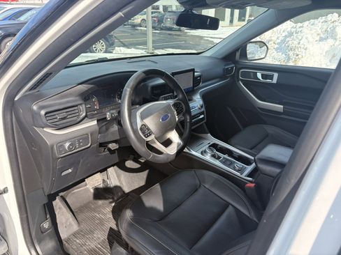 Used 2021 Ford Explorer XLT w/ Equipment Group 202A image 19