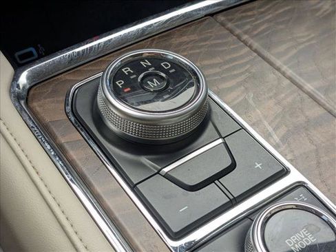 Used 2019 Ford Expedition Platinum image 12