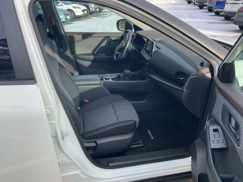 Used 2022 Nissan Rogue S image 24