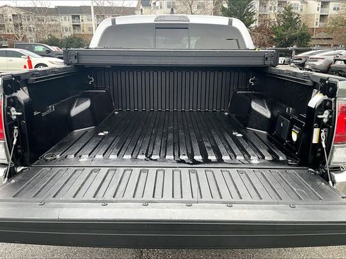 Used 2023 Toyota Tacoma TRD Off-Road image 31