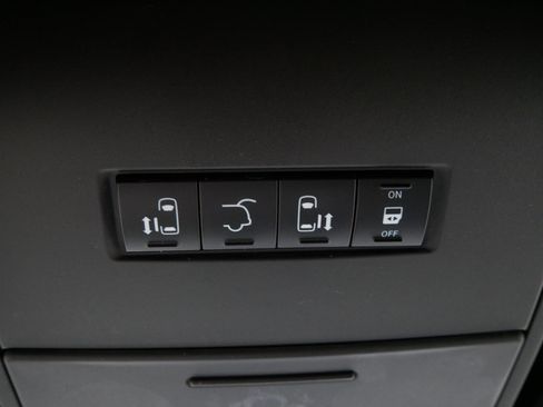 Used 2018 Dodge Grand Caravan GT FWD image 32