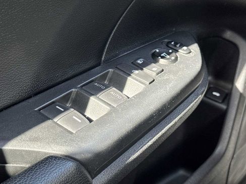 Used 2019 Honda Civic EX-L image 17