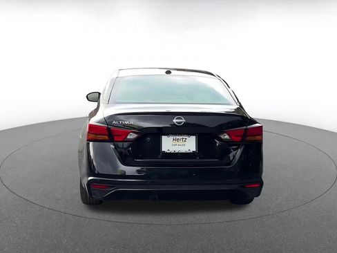Used 2025 Nissan Altima 2.5 SV FWD image 12
