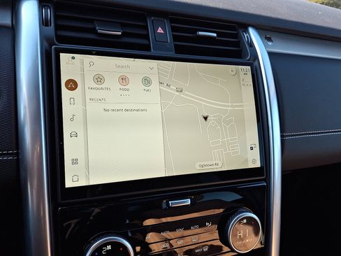 New 2026 Land Rover Discovery Limited Edition image 8