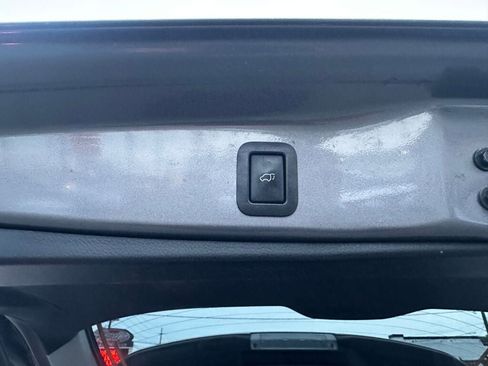 Used 2019 Toyota Highlander XLE image 39