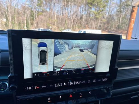 Used 2024 GMC Hummer EV 3X image 28