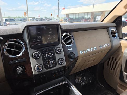 Used 2016 Ford F350 Lariat w/ Lariat Ultimate Package AWD/4WD image 38