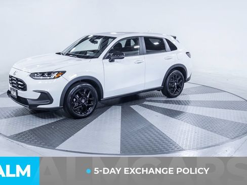Used 2025 Honda HR-V Sport image 3